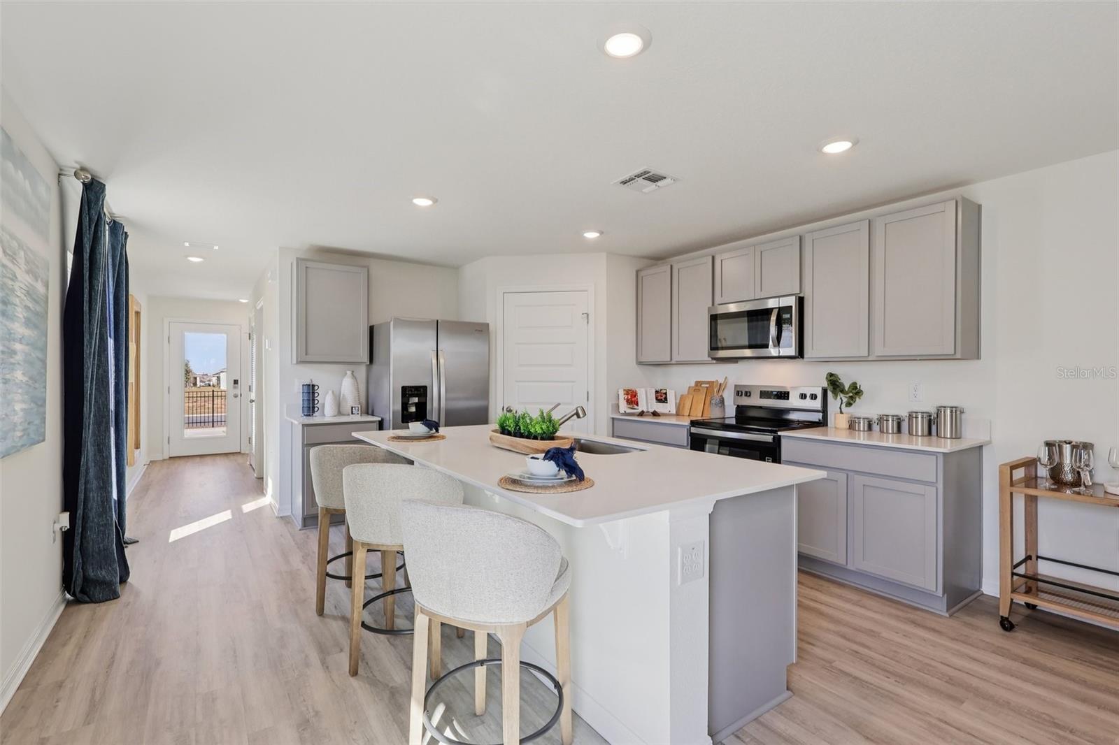 1522 LAS PALMAS ST photo 3