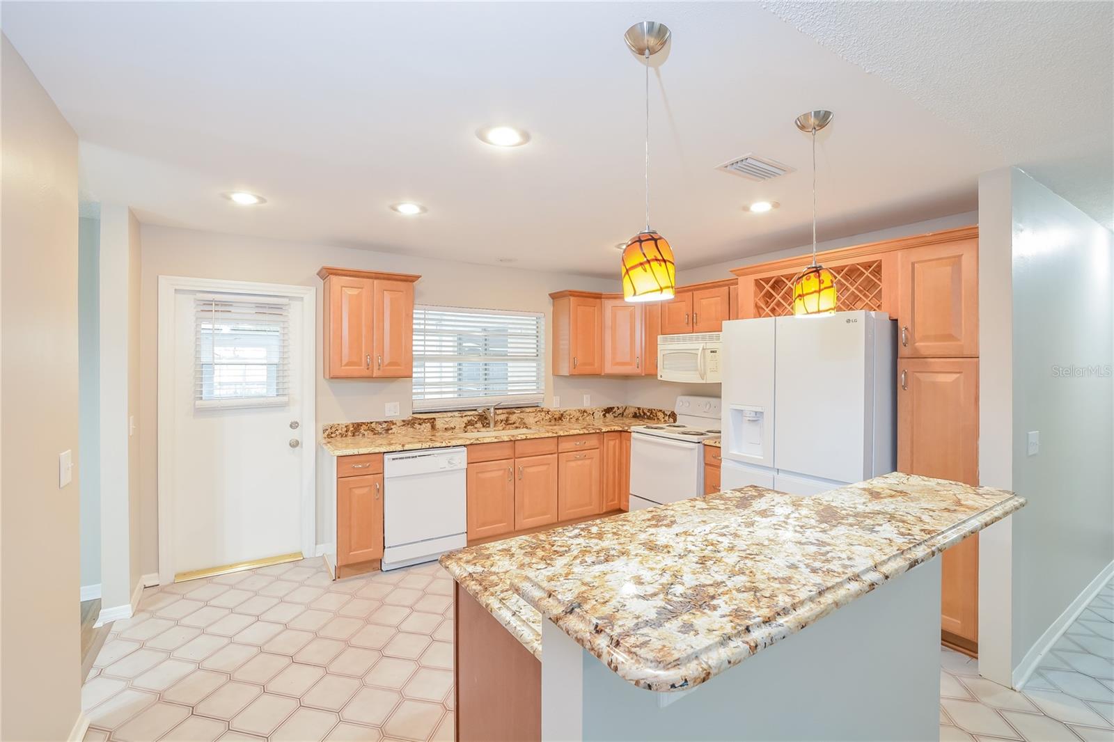 8873 ASPEN AVE photo 4