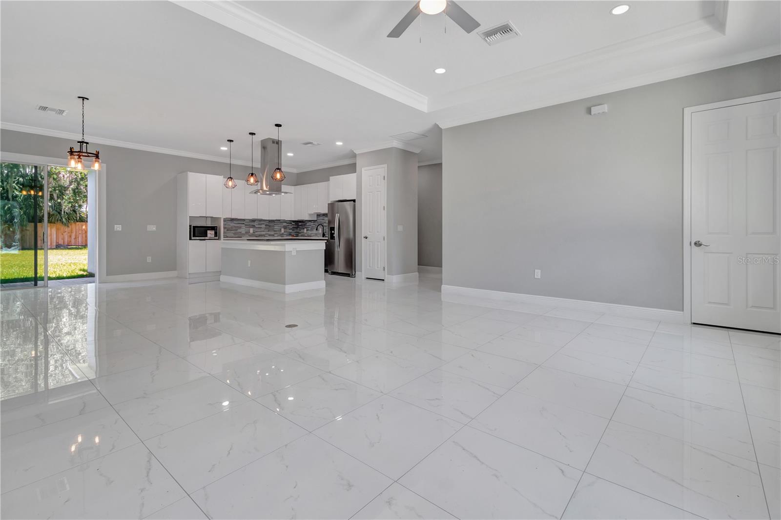319 WATER SHORE DR photo 5