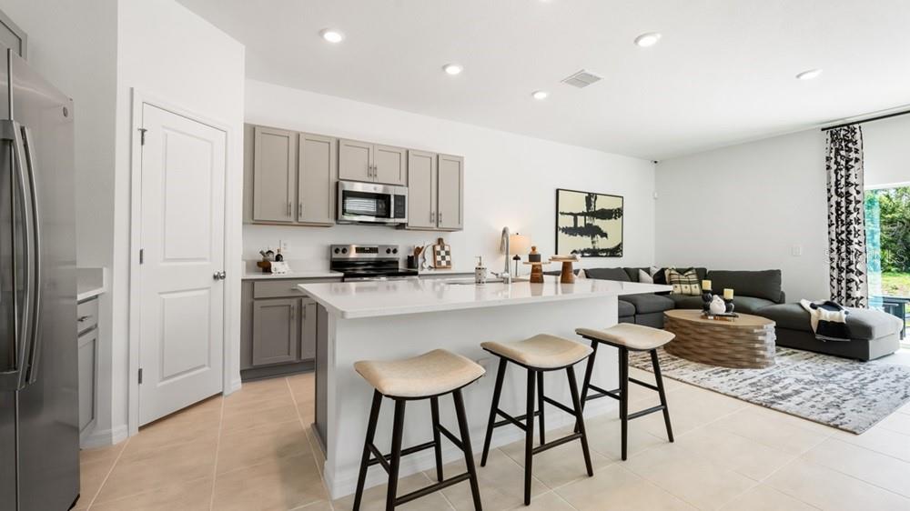10818 ECLIPSE ST photo 2