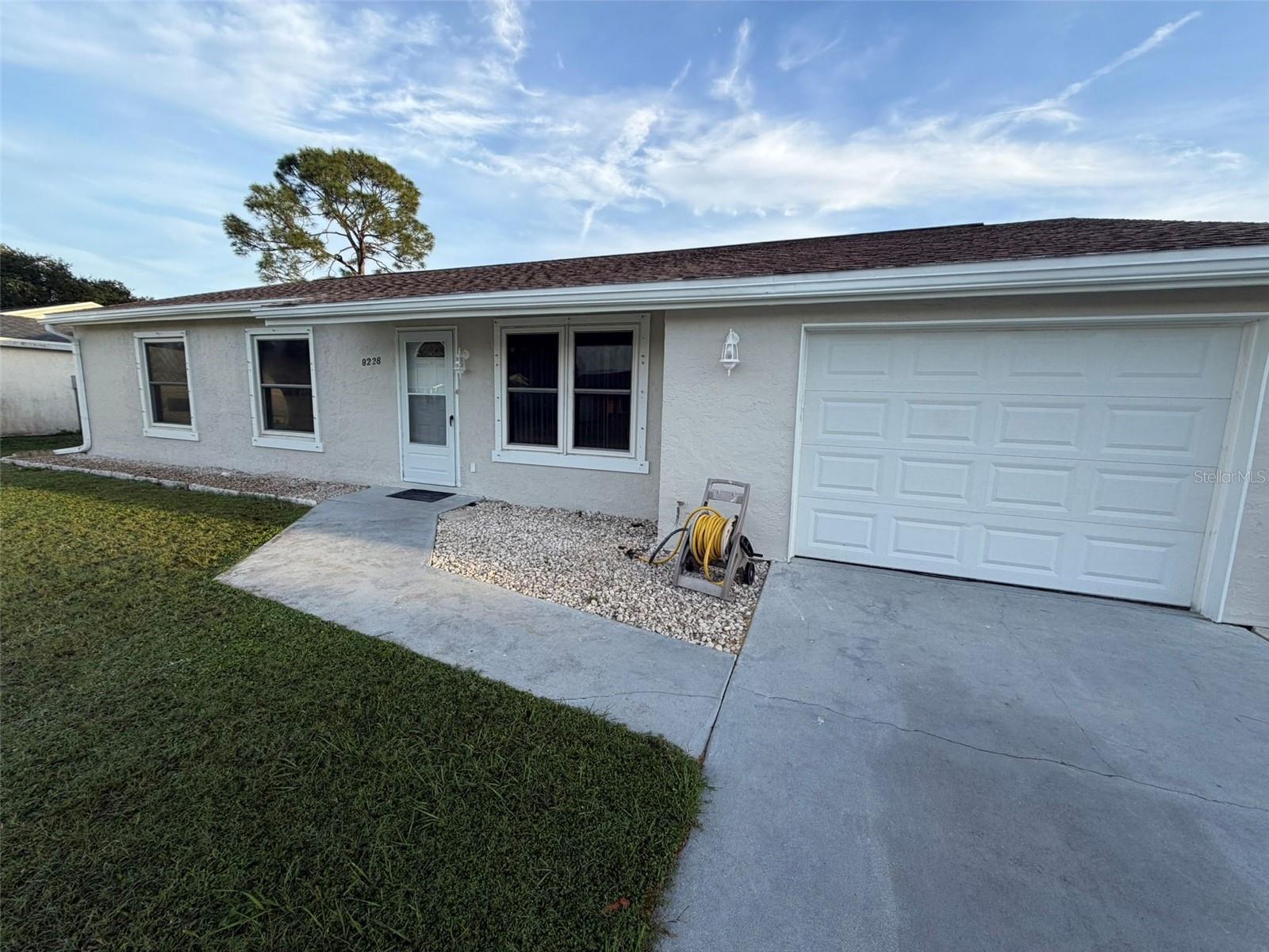 8228 SAN JACINTO AVE photo 2