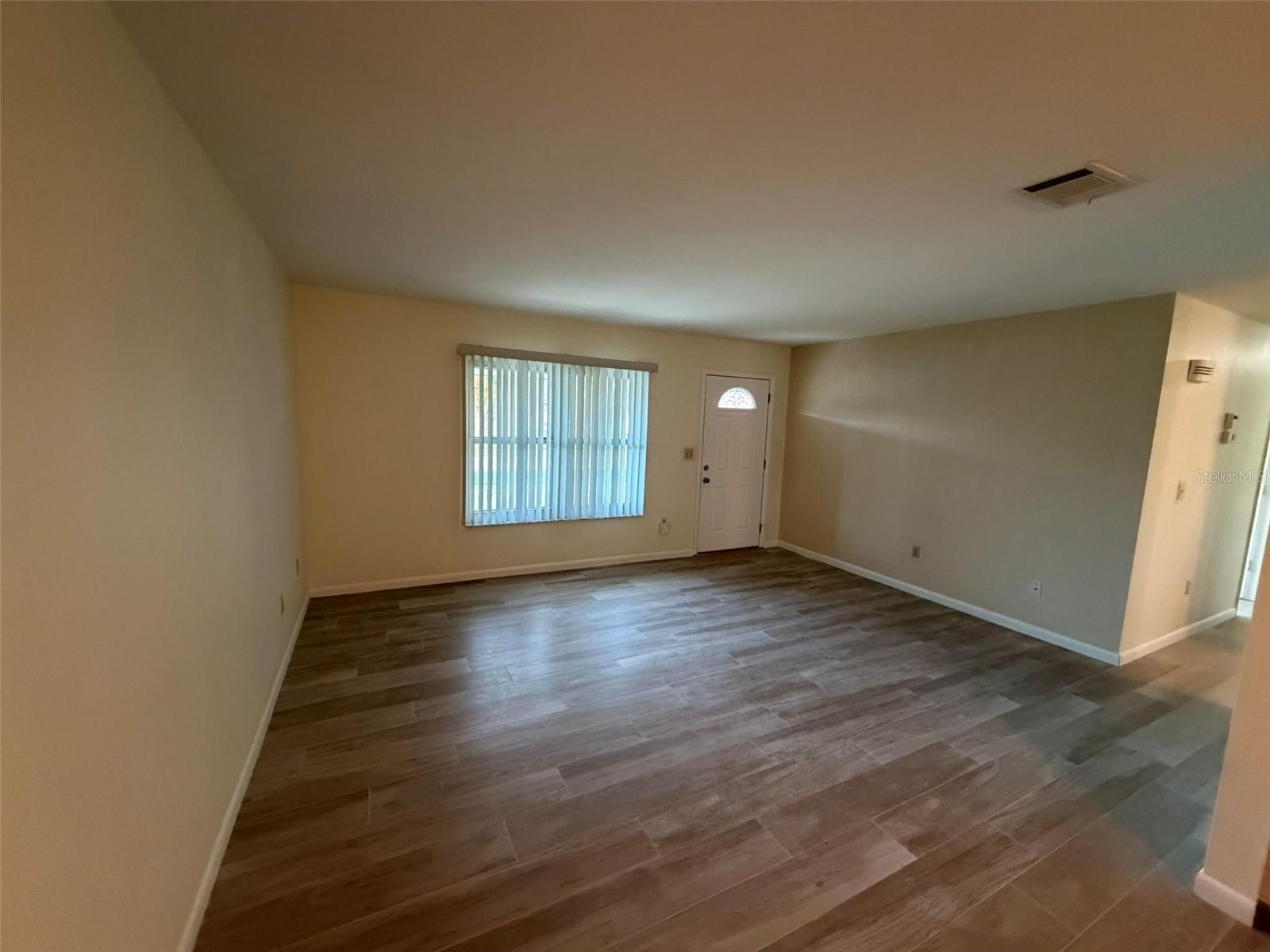 8228 SAN JACINTO AVE photo 4