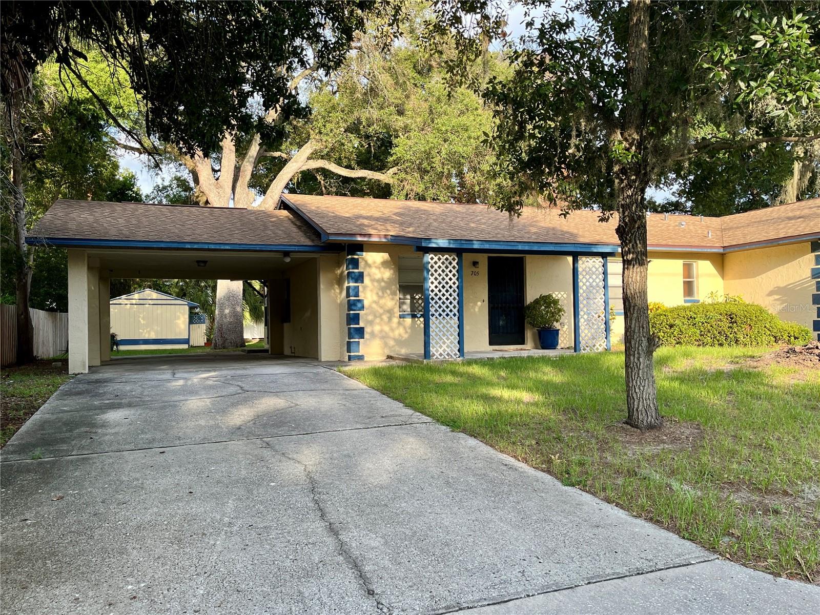 705 BAYOU AVE photo 2