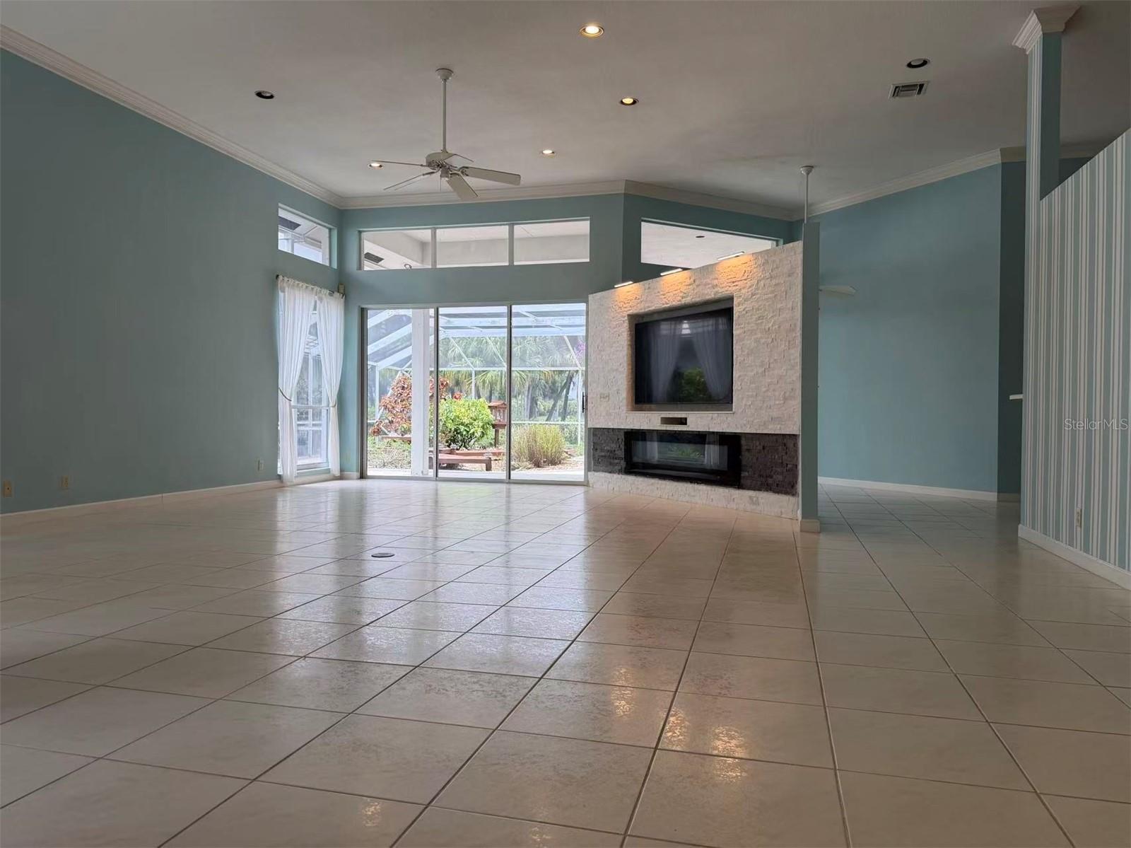 173 ORANGE TREE DR photo 5