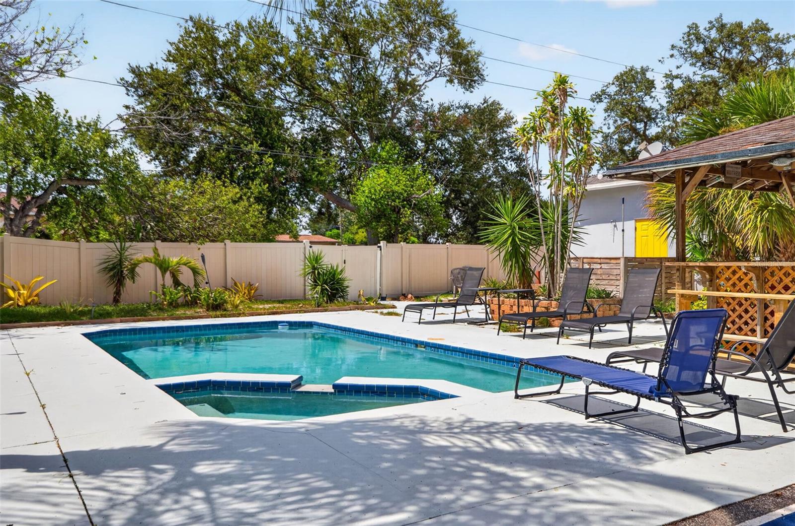 166 PINELLAS WAY N photo 2