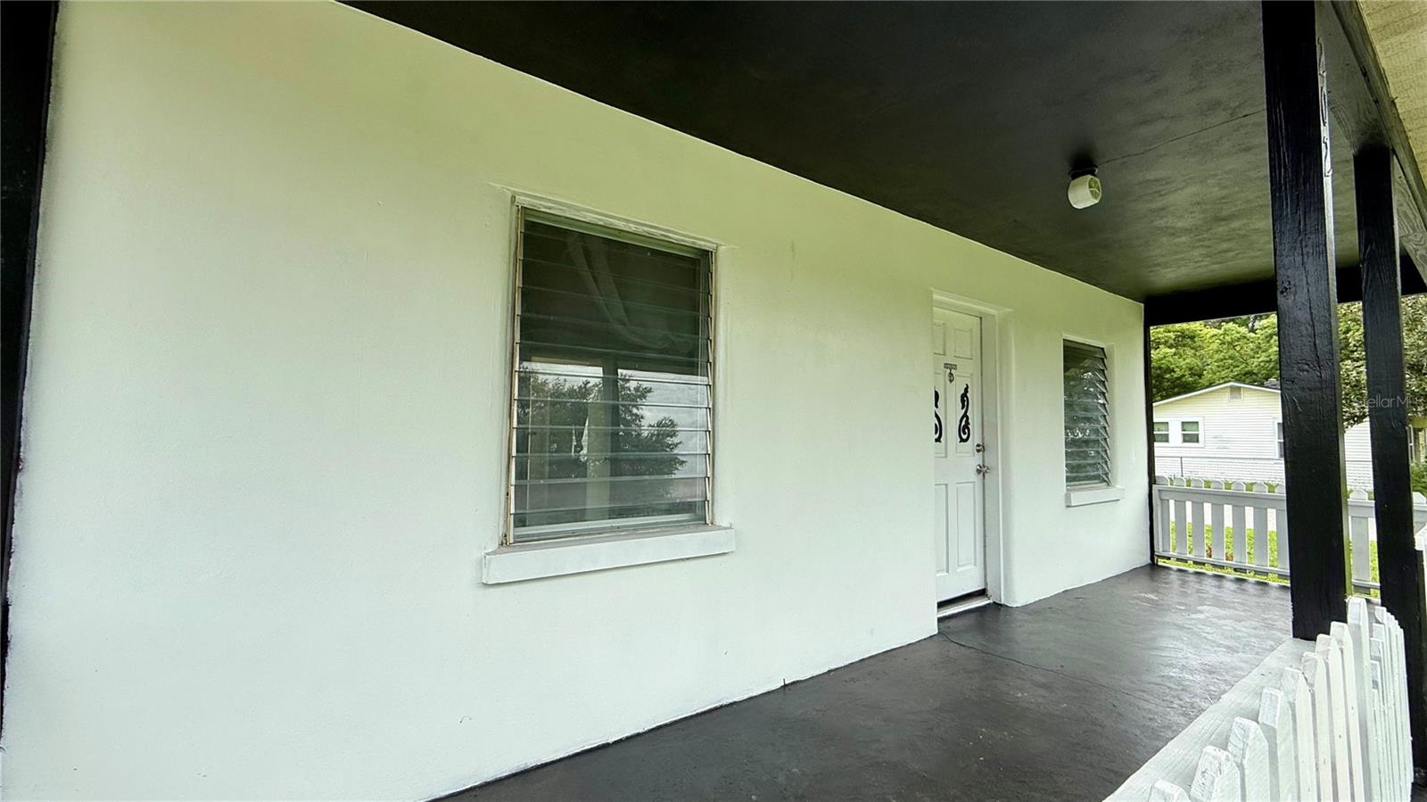 202 E POLK ST photo 3