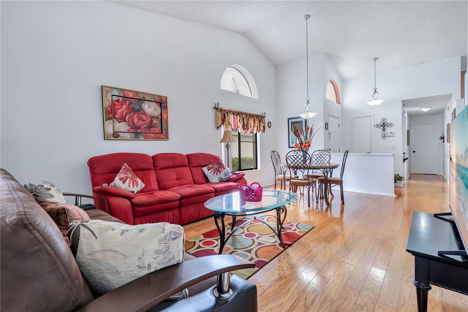 112 LAKEPOINTE CIR photo 5