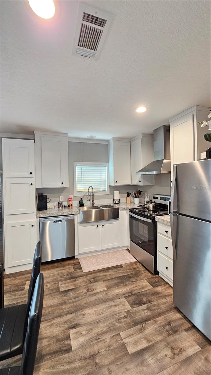 1831 RUBY ST photo 5