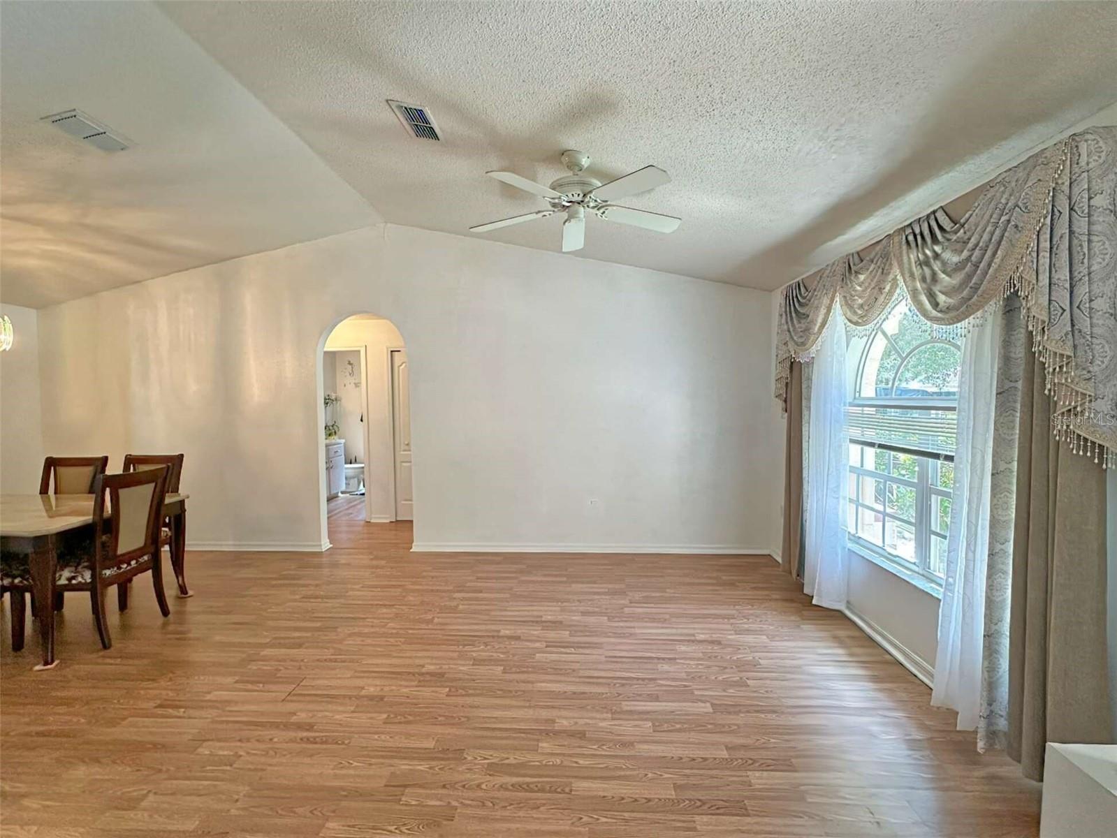 8421 PEORIA ST photo 3