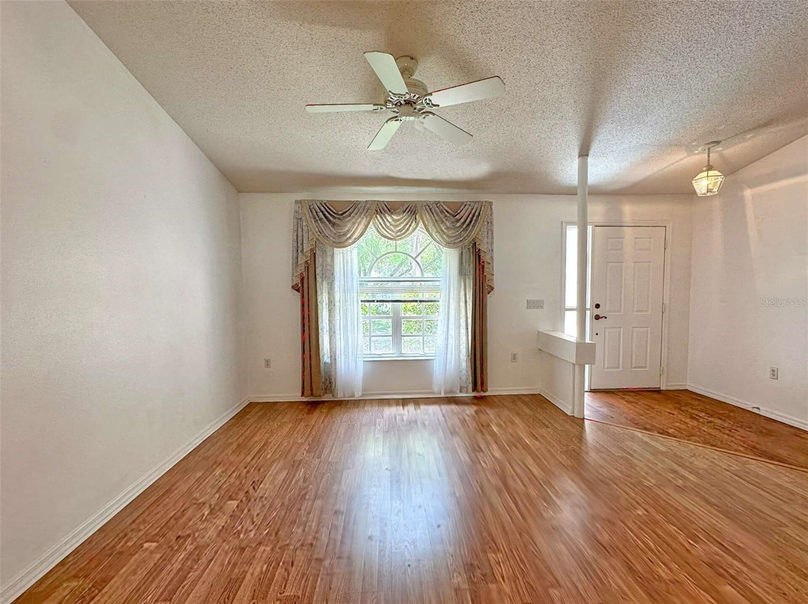 8421 PEORIA ST photo 4