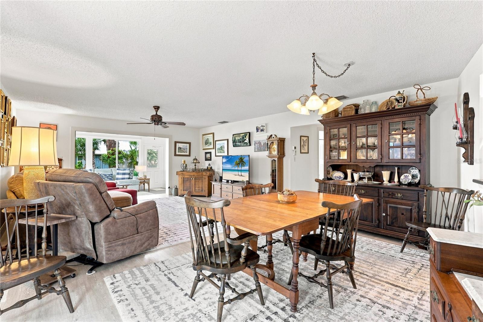4208 CENTER POINTE LN #27 photo 4