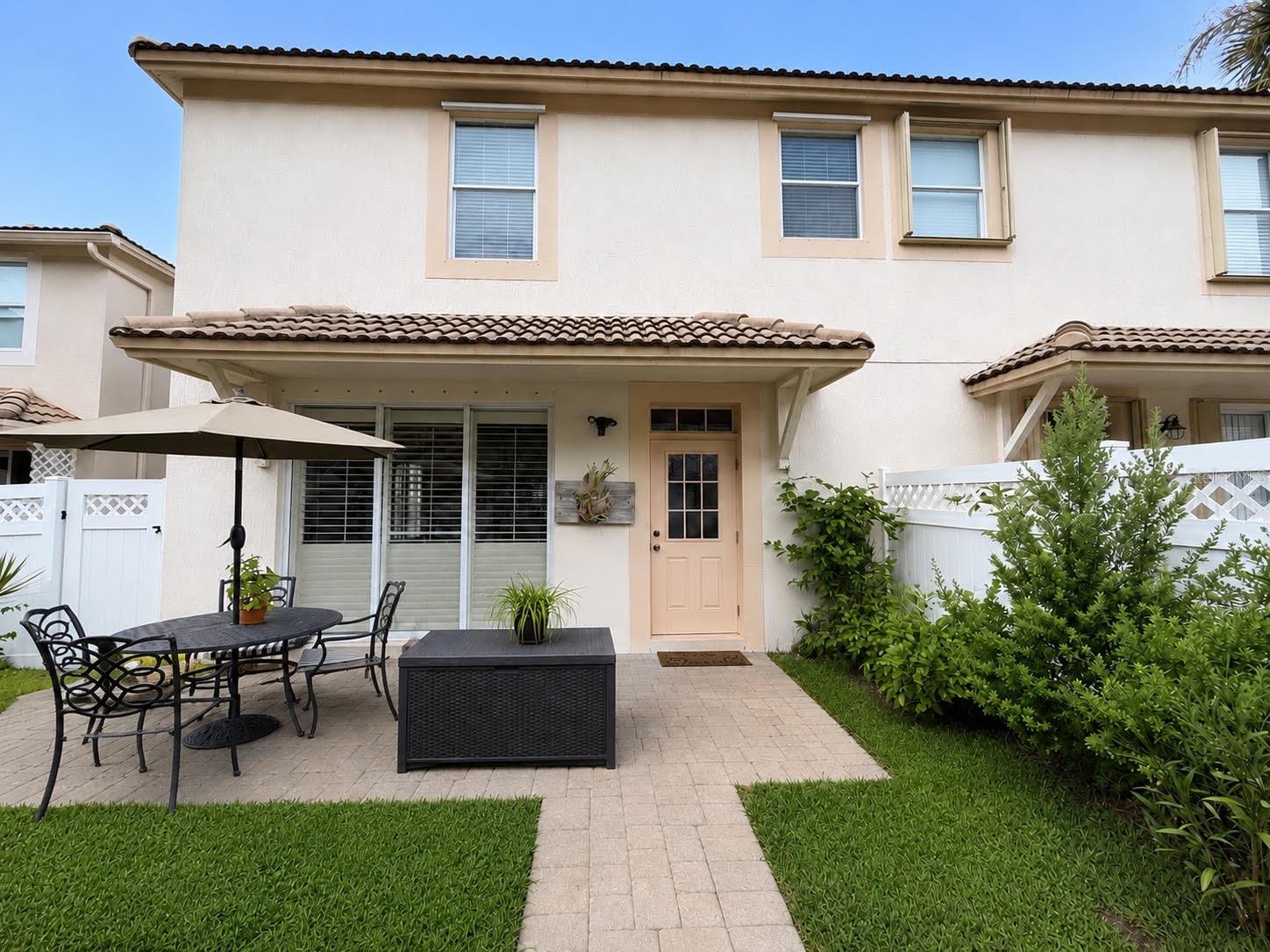 8074 MURANO CIR photo 3