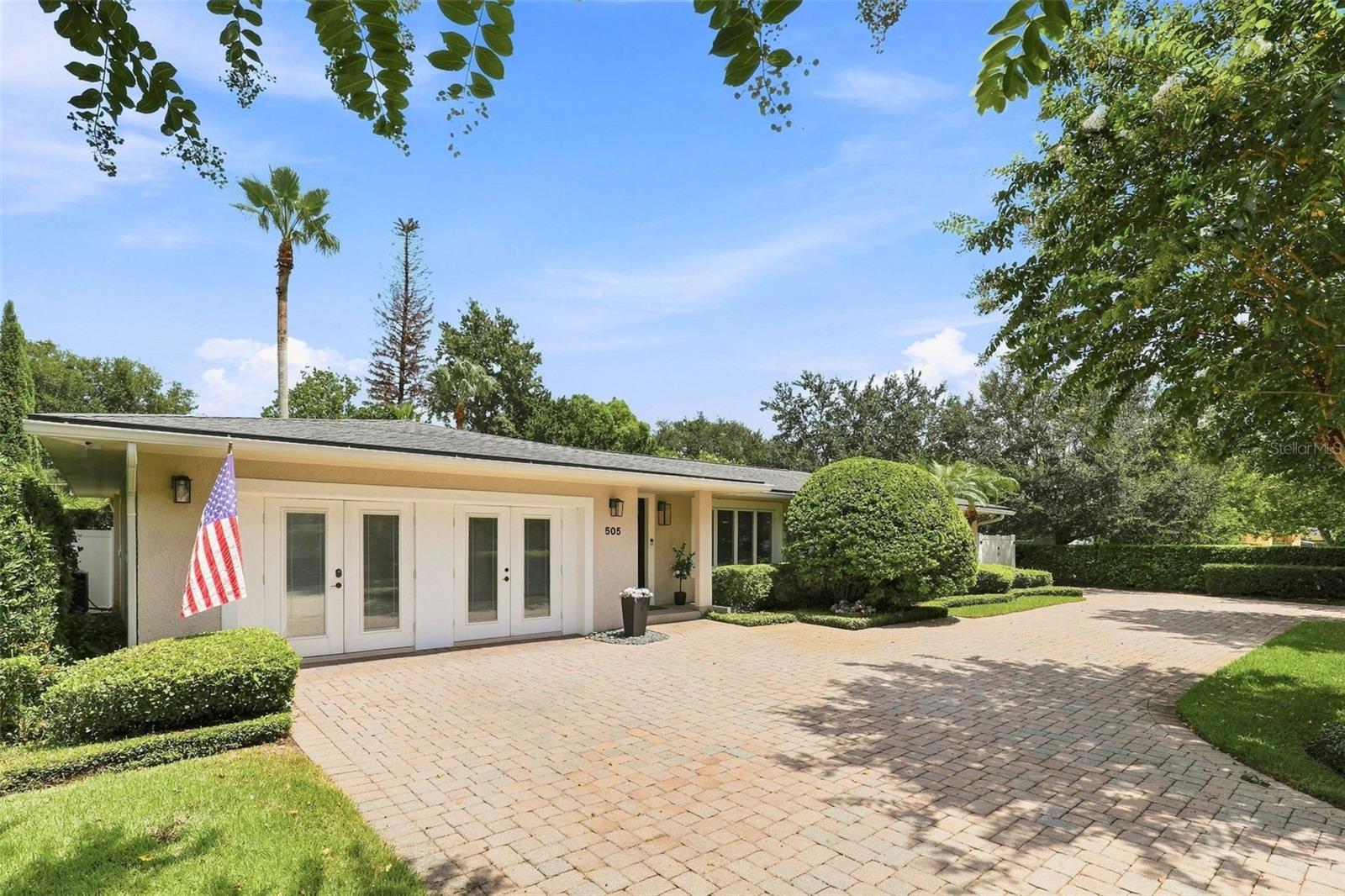 505 OAK LN photo 5