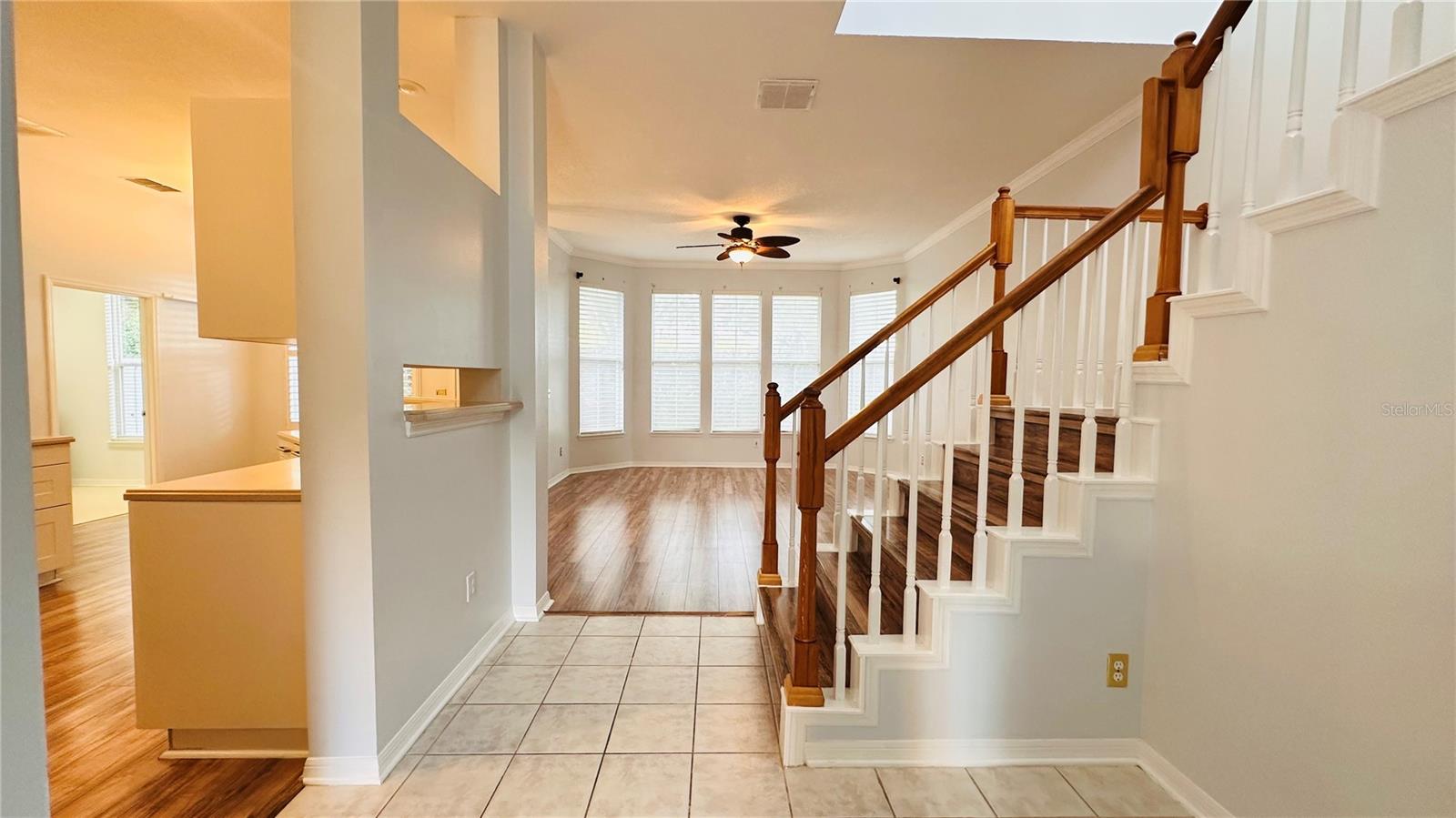 622 WISTERIA LN photo 3
