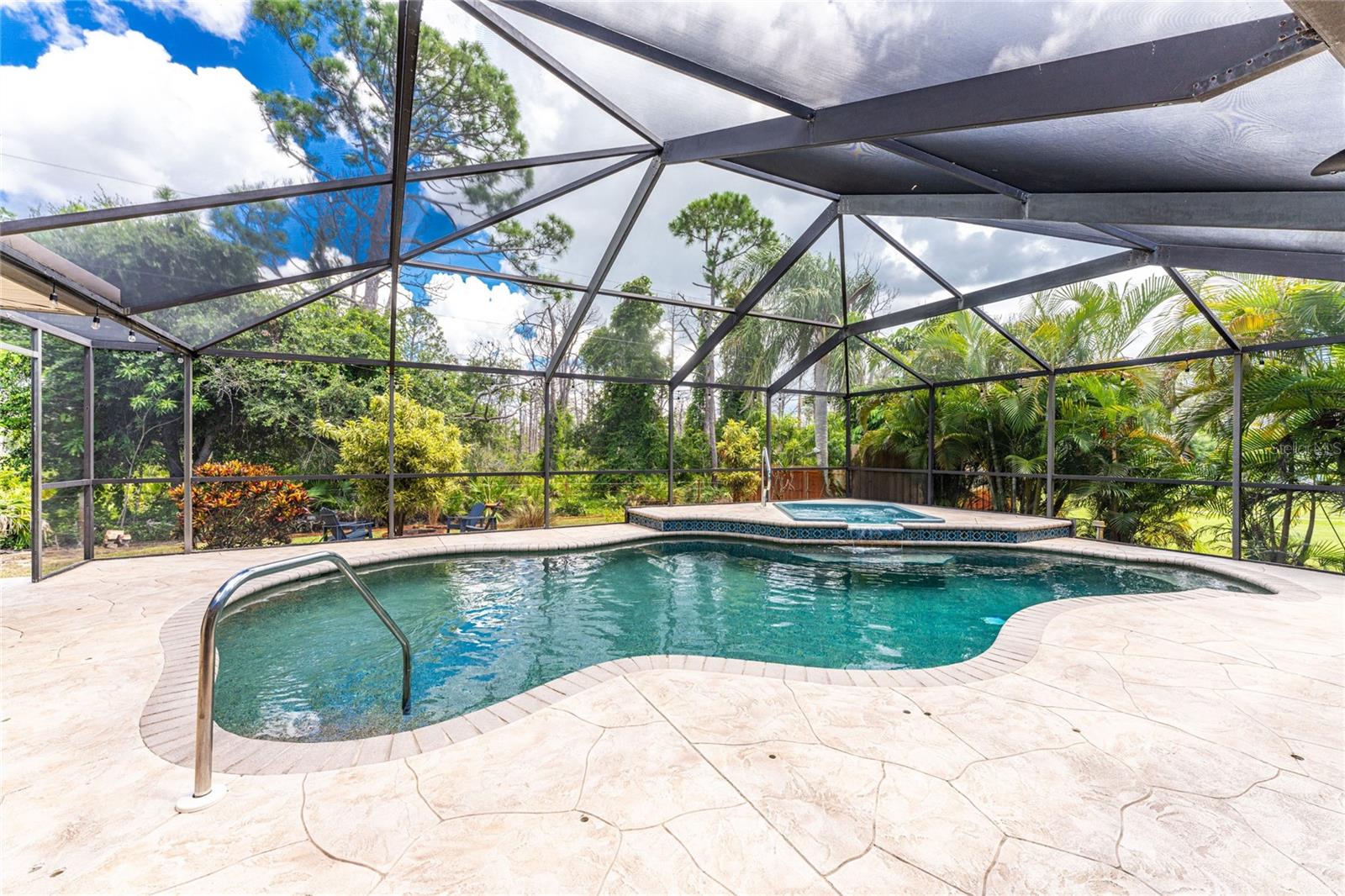 1087 BAY HARBOR DR photo 3