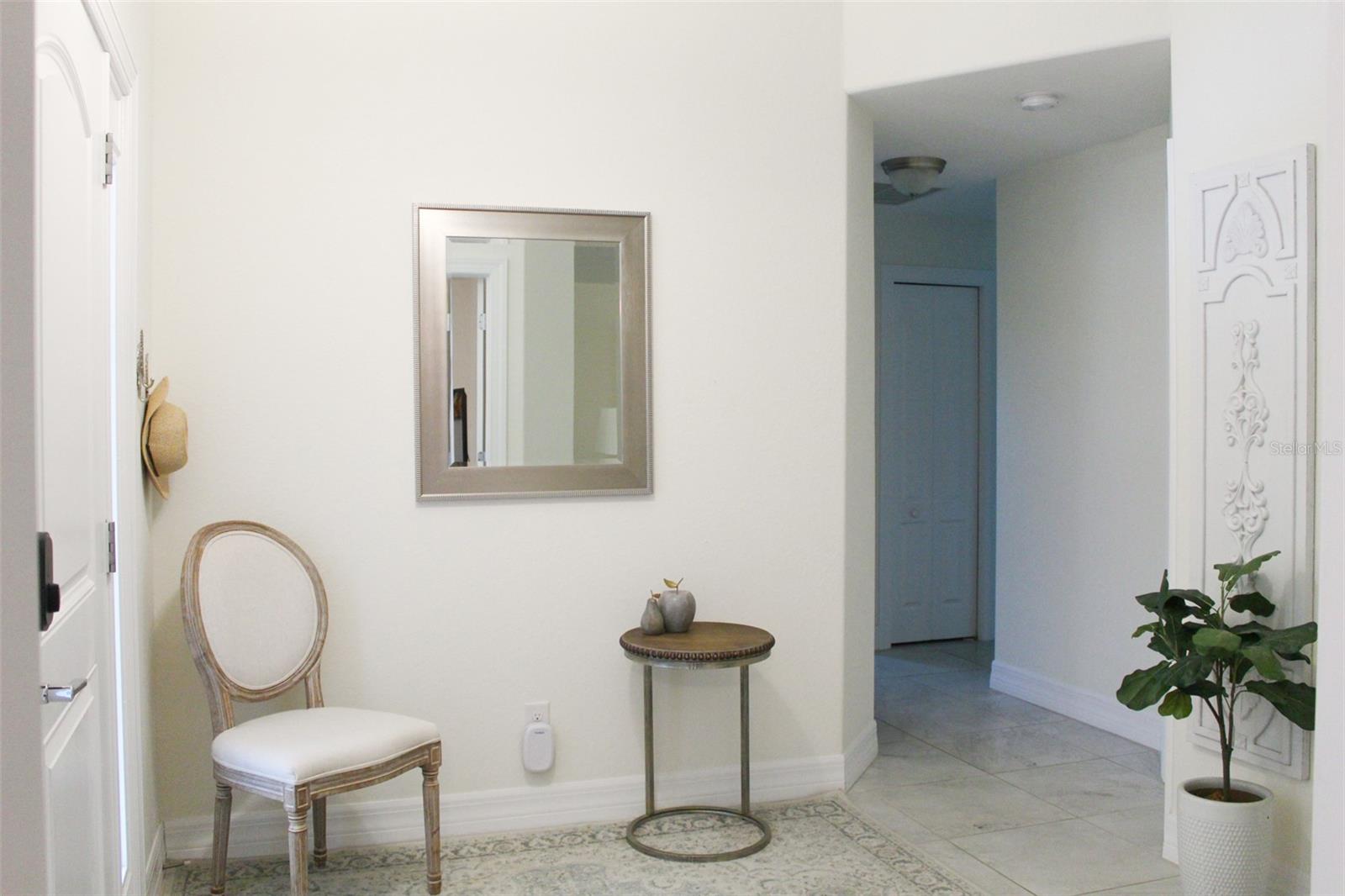 206 ANTILLA DR photo 3