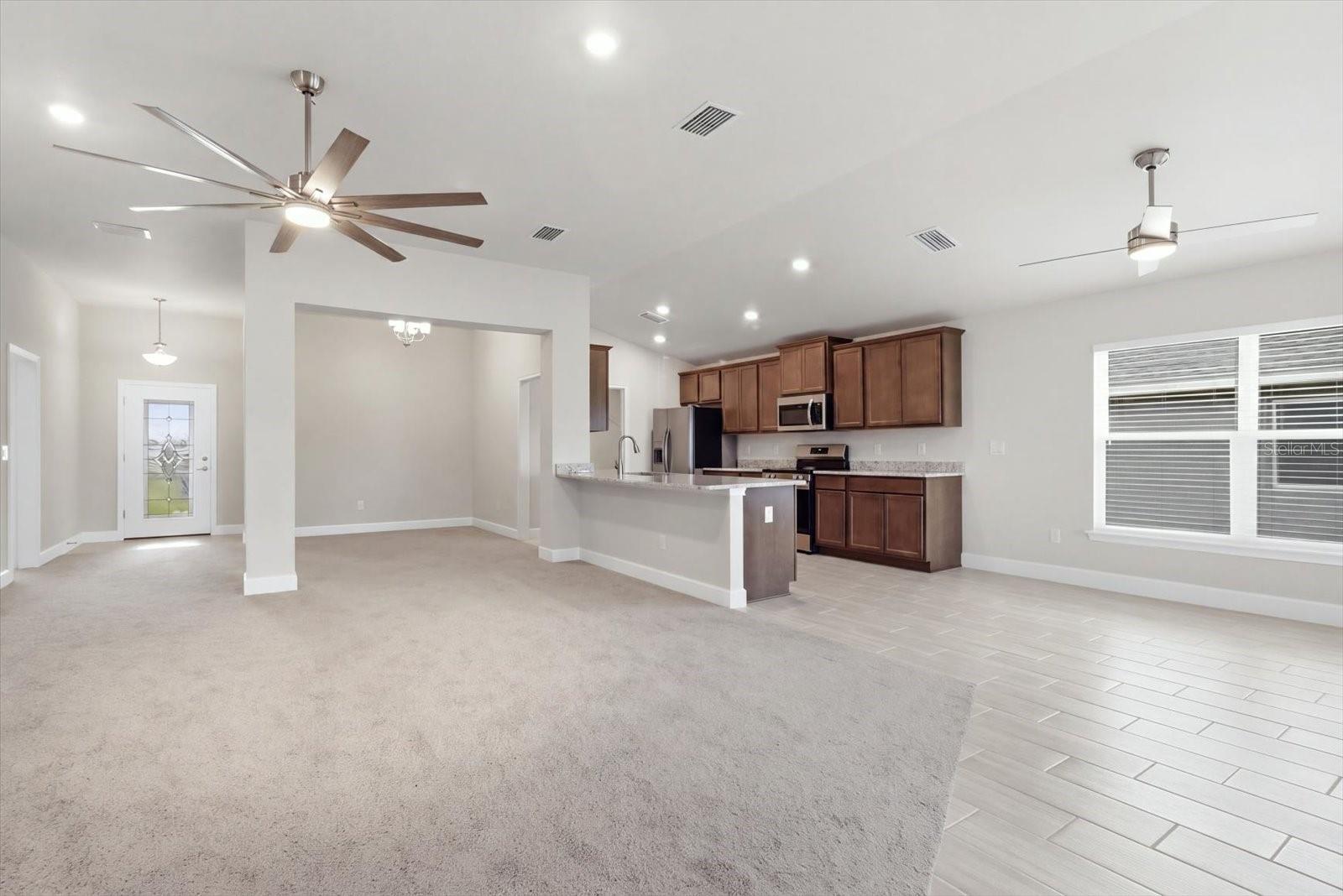 336 W REXFORD DR photo 3
