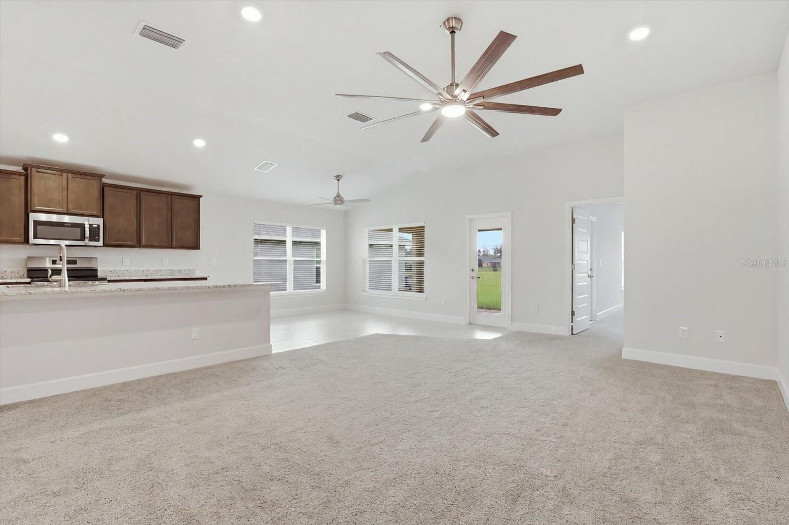 336 W REXFORD DR photo 5