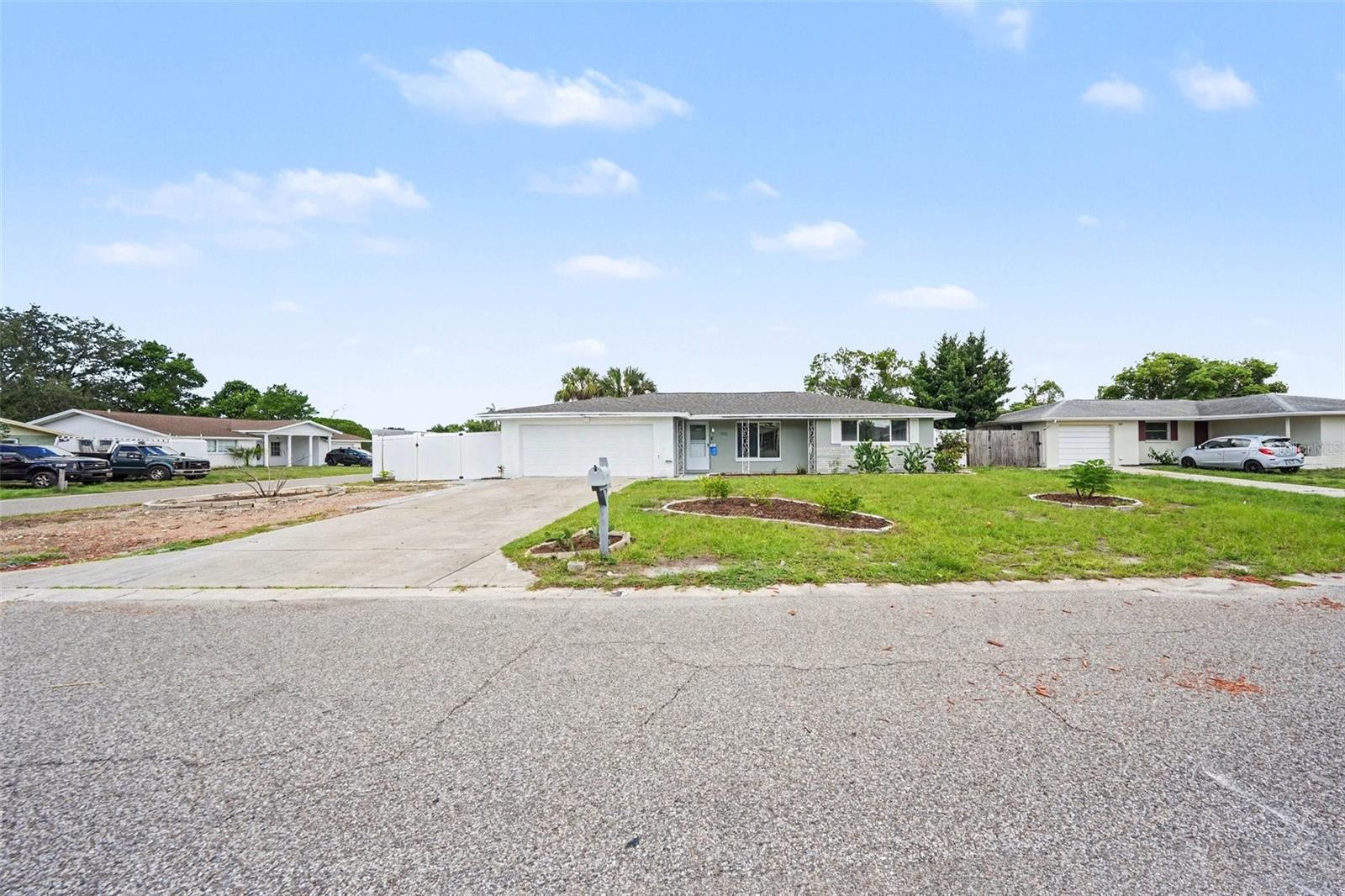 7815 MONARDA DR photo 3